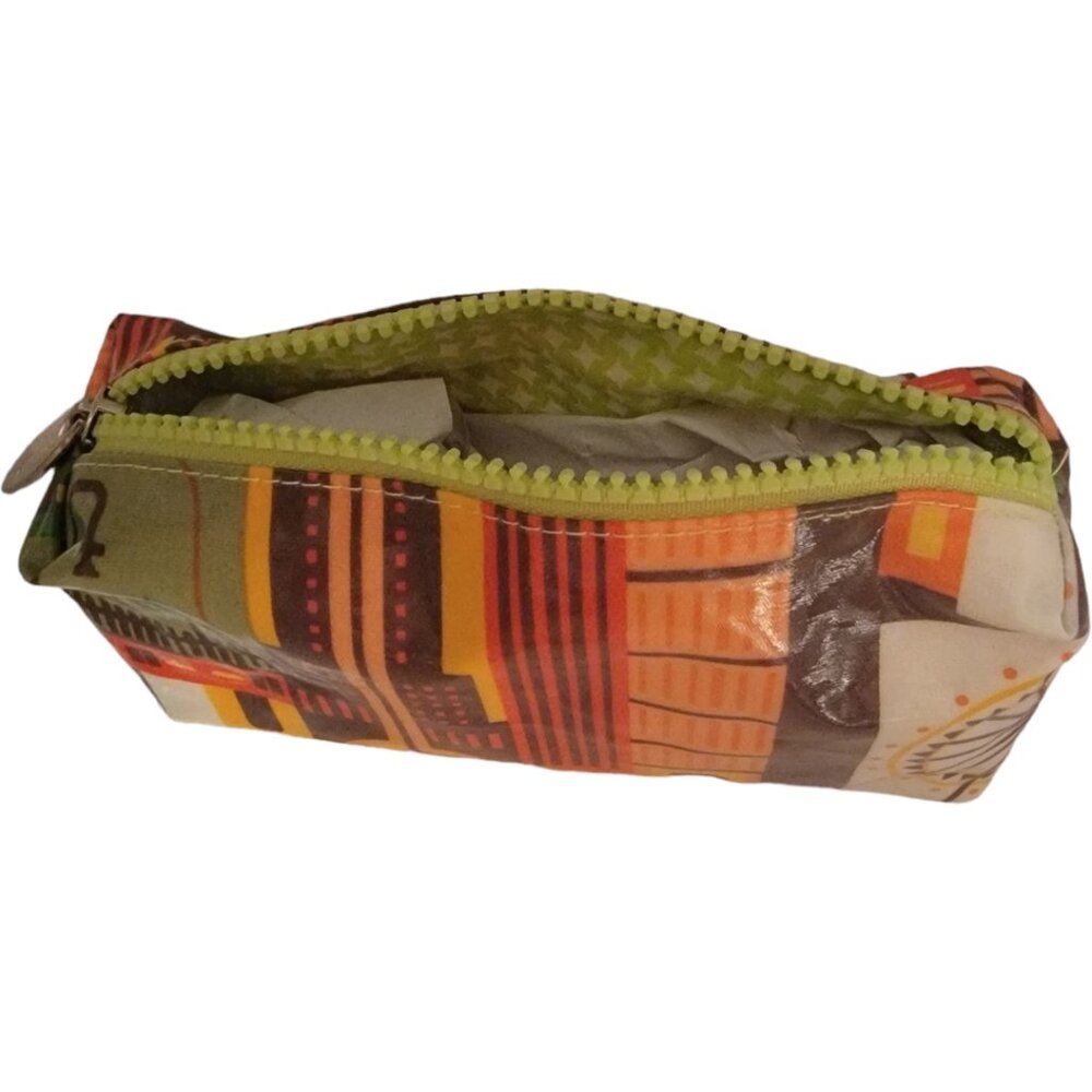 Cosmetic Pouch With Tower Creative Print Design - Picture 3 of 3